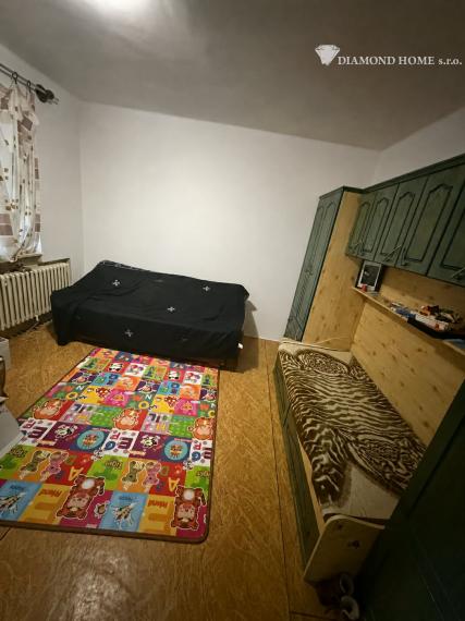 DIAMOND HOME s.r.o. - Marian Petrovič maklér ponúka Vám na predaj 4 izbový rodinný dom vo vyhladávanej a tichej lokalite v obci Povoda časť Lidér Tejed