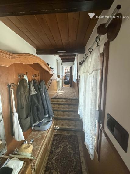 DIAMOND HOME s.r.o. - Marian Petrovič maklér ponúka Vám na predaj 4 izbový rodinný dom vo vyhladávanej a tichej lokalite v obci Povoda časť Lidér Tejed
