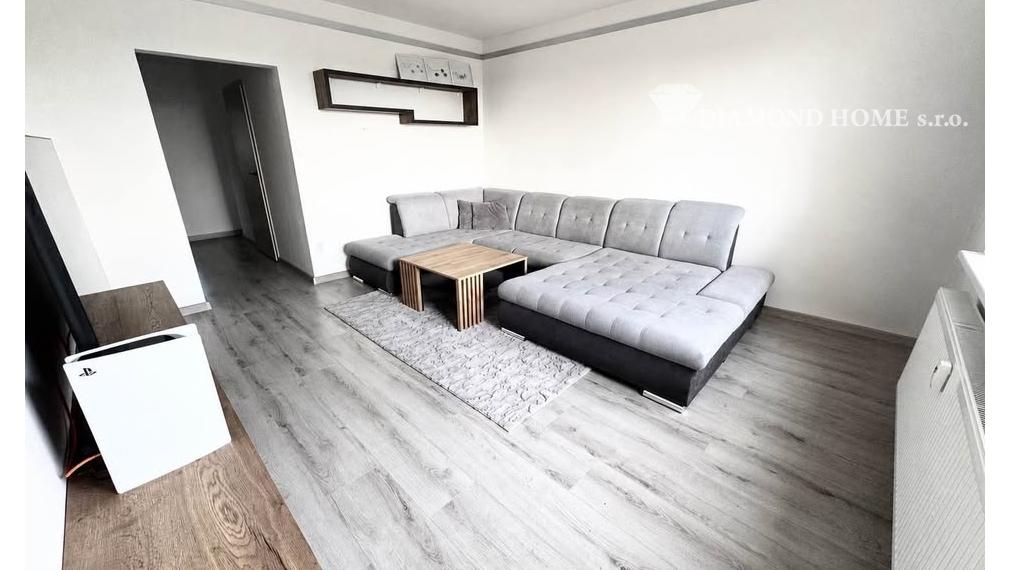DIAMOND HOME s.r.o. Vám ponúka na predaj krásny rekonštruovaný  3 -izbový byt Veľkom Meďeri v minimalistickom štýle