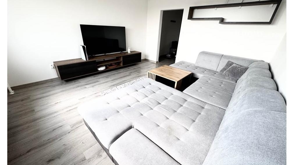 DIAMOND HOME s.r.o. Vám ponúka na predaj krásny rekonštruovaný  3 -izbový byt Veľkom Meďeri v minimalistickom štýle