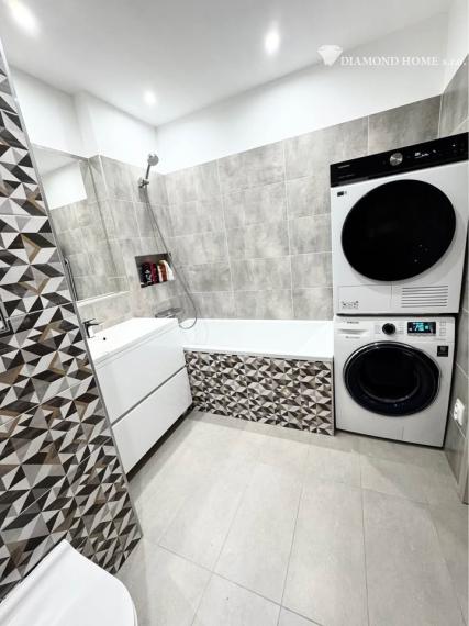 DIAMOND HOME s.r.o. Vám ponúka na predaj krásny rekonštruovaný  3 -izbový byt Veľkom Meďeri v minimalistickom štýle