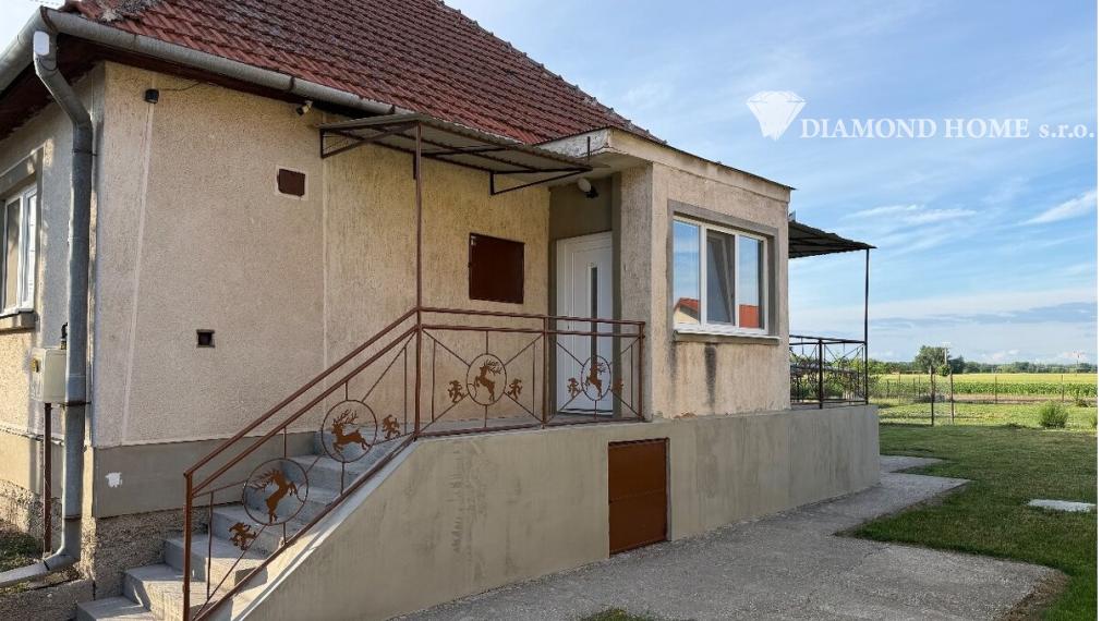 DIAMOND HOME s . r. o. ponúka Vám na predaj rodinný dom  v obci Čalovec