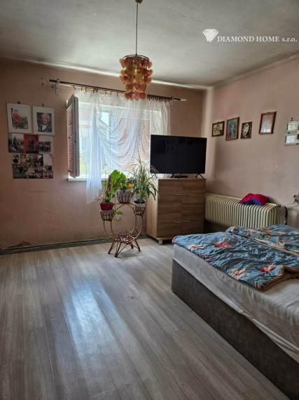 DIAMOND HOME s . r. o. ponúka Vám na predaj rodinný dom  v Kolárove