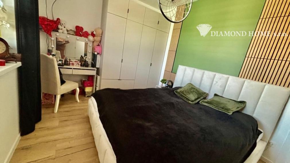 Len u nás! DIAMOND HOME s.r.o. ponúka Vám na predaj novostavbu  4 izbového rodinného domu s bazénom  s tepelným čerpadlom  v prevedení štandard v obci Dolný Štál