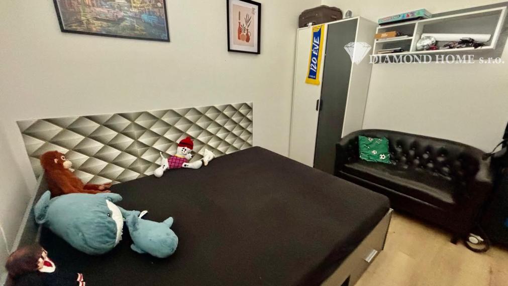 Len u nás! DIAMOND HOME s.r.o. ponúka Vám na predaj novostavbu  4 izbového rodinného domu s bazénom  s tepelným čerpadlom  v prevedení štandard v obci Dolný Štál
