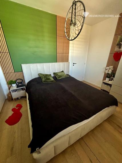 Len u nás! DIAMOND HOME s.r.o. ponúka Vám na predaj novostavbu  4 izbového rodinného domu s bazénom  s tepelným čerpadlom  v prevedení štandard v obci Dolný Štál