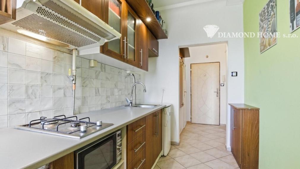 DIAMOND HOME s.r.o , ponúka Vám na predaj 2 izbový byt v výbornej časti mesta Bratislavy , Ostredky  Ružinov