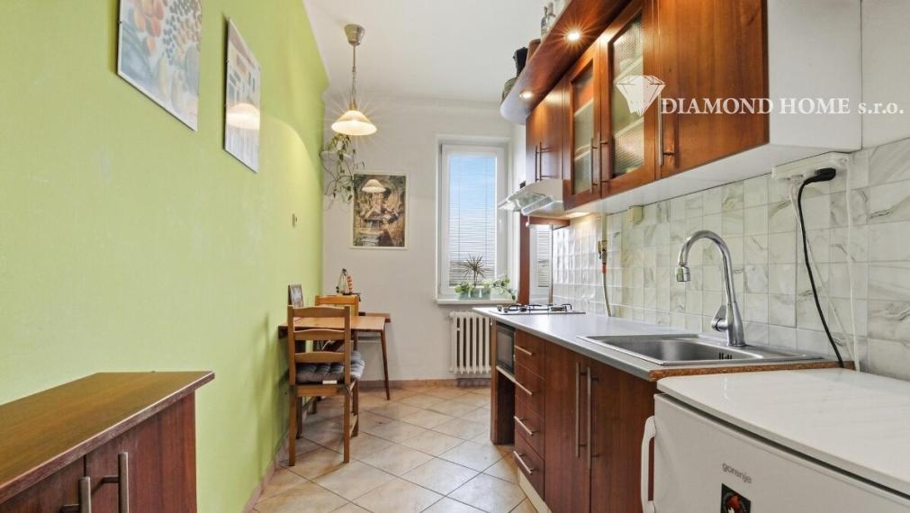 DIAMOND HOME s.r.o , ponúka Vám na predaj 2 izbový byt v výbornej časti mesta Bratislavy , Ostredky  Ružinov