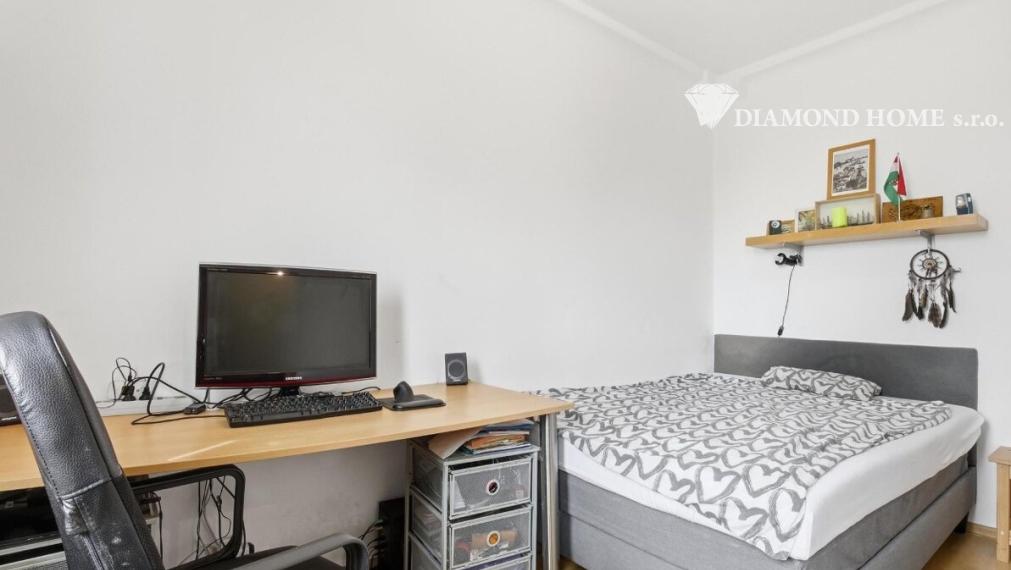 DIAMOND HOME s.r.o , ponúka Vám na predaj 2 izbový byt v výbornej časti mesta Bratislavy , Ostredky  Ružinov