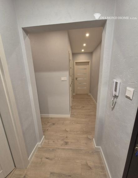 Slnečný 2-izbový byt po kompletnej rekonštrukcii – Dunajská Streda, Nová Ves