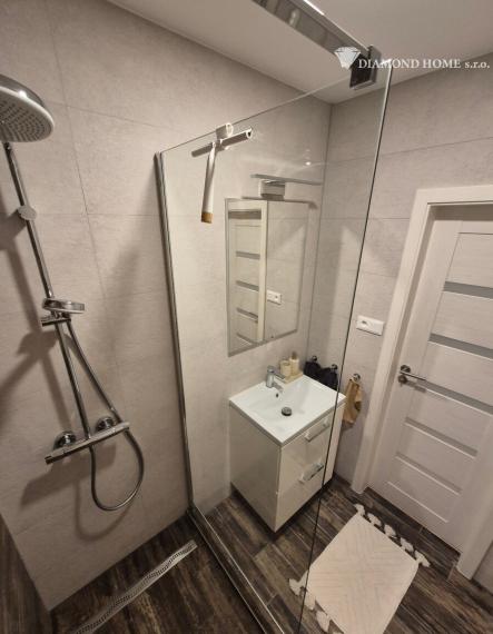 Slnečný 2-izbový byt po kompletnej rekonštrukcii – Dunajská Streda, Nová Ves