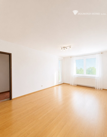 Na predaj: 3-izbový byt blízko centra, Dunajská Streda , Rybný Trh (70 m² + loggia)