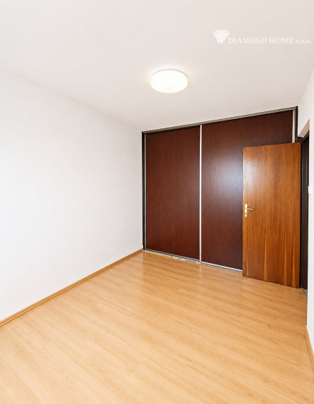 Na predaj: 3-izbový byt blízko centra, Dunajská Streda , Rybný Trh (70 m² + loggia)