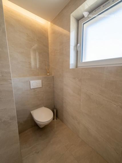 Luxusný samostatne stojaci dom s tepelným čerpadlom – Tomášikovo, 344 000 €