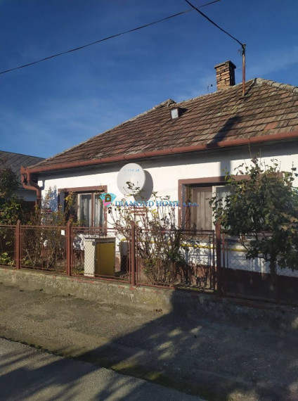 LEN U NÁS!!! Na predaj 4 izbový rodinný dom v obci Jastrabie Kračany