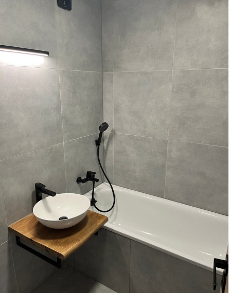 DIAMOND HOME s.sr.o. ponúka Vám pekne rekonštruovaný veľkometrážny 3 izbový byt v Dunajskej Strede