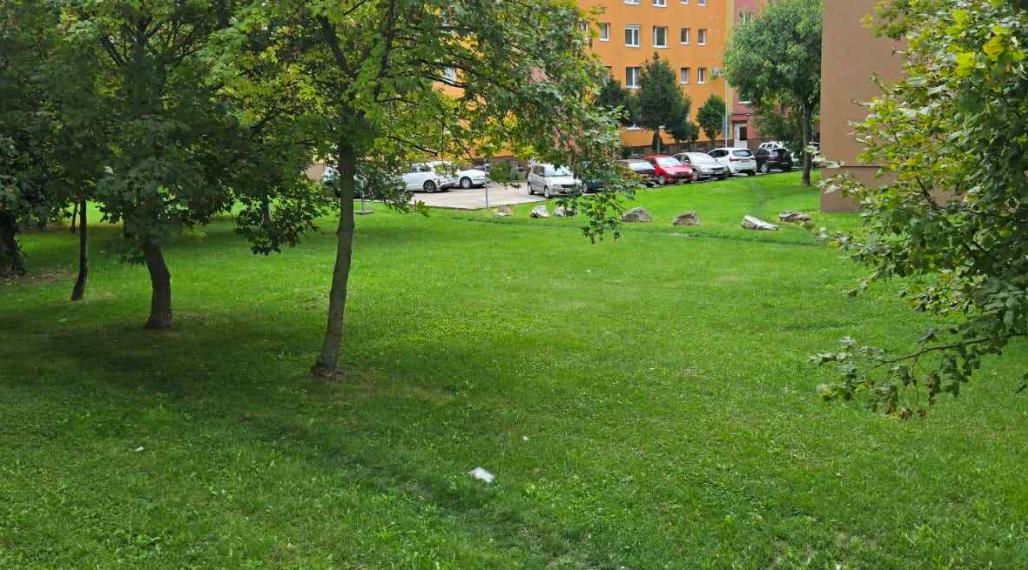 DIAMOND HOME s.r.o , ponúka Vám na predaj kompletne rekonštruovaný 3 izbový byt v meste Dunajskej Stredy, ulica Nám.SNP