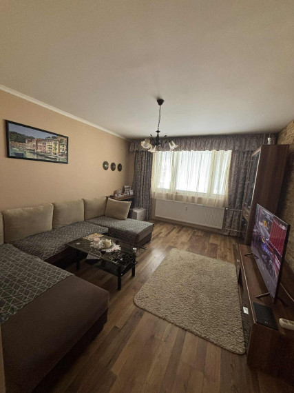 DIAMOND HOME s.r.o , ponúka Vám na predaj kompletne rekonštruovaný 3 izbový byt v meste Dunajskej Stredy, ulica Nám.Priateľstva