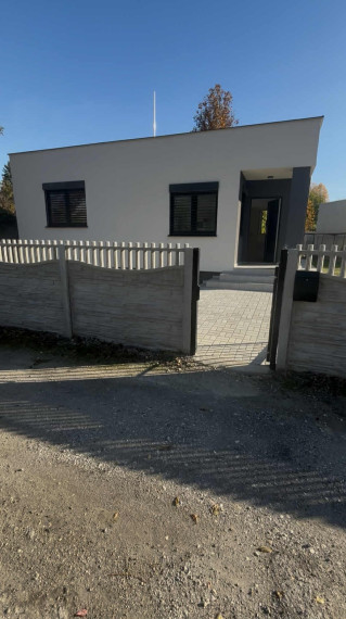 Rezervovaný/DIAMOND HOME s.r.o. ponúka Vám na prenájom 3 izbový rodinný dom v obci Jahodná  v časti Alba Regia pri Malom Dunaji