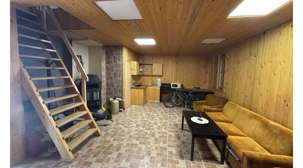 DIAMOND HOME s.r.o ponúka Vám na predaj celoročne obývateľnú chatu v Gabčíkovo prístav v priamo pri  Dunaji chatovej oblasti