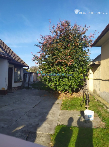 LEN U NÁS!!! 3 minuty od R7 Na predaj 4 izbový rodinný dom v obci Jastrabie Kračany