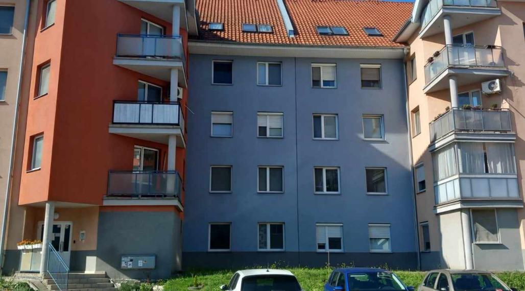 Rezervovaný/DIAMOND HOME s.r.o , ponúka Vám na predaj 2 izbový byt Dunajská Streda, Nová Ves