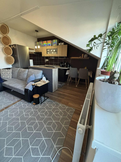 DIAMOND HOME s.r.o , ponúka Vám na predaj 2 izbový byt v obci Ohrady 5 km od Dunajskej Stredy