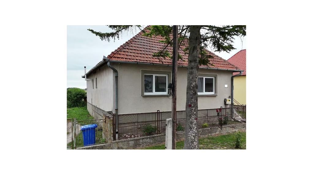 DIAMOND HOME s . r. o. ponúka Vám na predaj rodinný dom  v obci Čalovec
