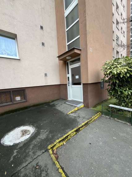 DIAMOND HOME s.r.o , ponúka Vám na predaj 1 izbový byt v  meste Dunajskej Stredy, ulica Nám.SNP