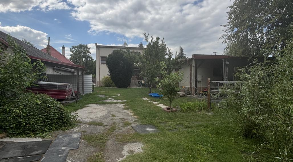 Len u nás! DIAMOND HOME s.r.o. ponúka Vám na predaj poschodový rodinný dom pre viacčlennú rodinu v obci Doľný Štál