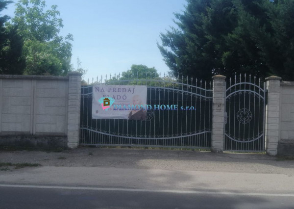 LEN U NÁS! Predáme lukratívny stavebný pozemok 1 km od Dunajskej Stredy v Mliečanoch