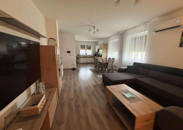 Rezervovaný/ Kúsok od R7 DIAMOND HOME s.r.o. ponúka Vám na predaj krásnu novostavbu 4 izbového rodinného domu v obci Veľké Blahovo