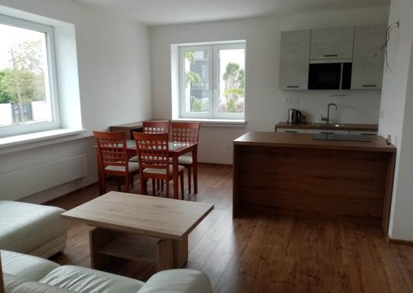 LEN U NÁS!!!Výborný investičný zámer/DIAMOND HOME s.r.o. ponúka Vám na predaj novo rekonštruovaný rodinný dom s tromi bytovými jednotkami v obci Tomášíkovo