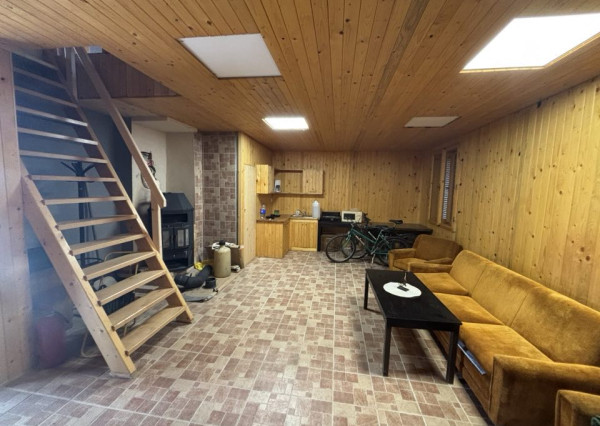 DIAMOND HOME s.r.o ponúka Vám na predaj celoročne obývateľnú chatu v Gabčíkovo prístav v priamo pri  Dunaji chatovej oblasti