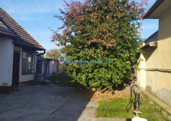 LEN U NÁS!!! 3 minuty od R7 Na predaj 4 izbový rodinný dom v obci Jastrabie Kračany