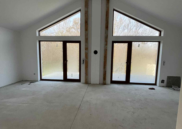 DIAMOND HOME ,s.r.o. Vám ponúka nadštandardný 5 izbový rekreačný dom pri Dunaji v Gabčíkove