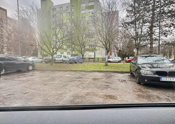 DIAMOND HOME s.r.o , ponúka Vám na predaj 2 izbový byt v meste Veľký Meďer s garážou