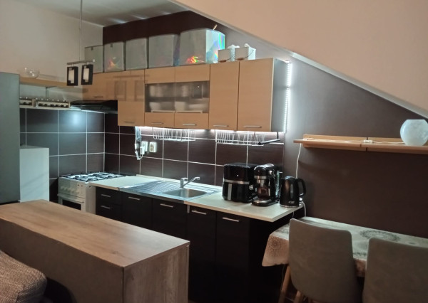 DIAMOND HOME s.r.o , ponúka Vám na predaj 2 izbový byt v obci Ohrady 5 km od Dunajskej Stredy