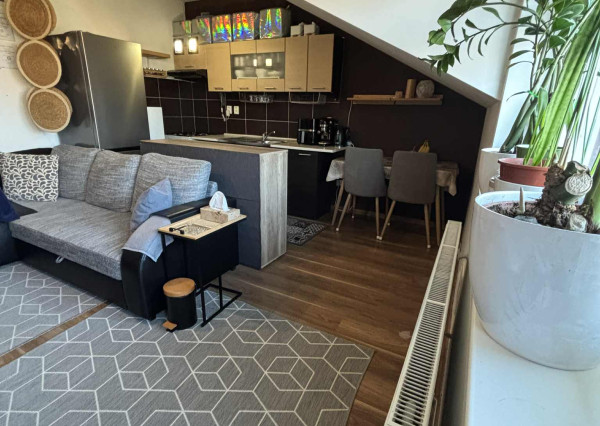 DIAMOND HOME s.r.o , ponúka Vám na predaj 2 izbový byt v obci Ohrady 5 km od Dunajskej Stredy