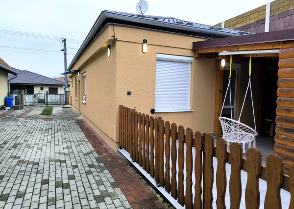 DIAMOND HOME s.r.o. ponúka Vám na predaj 3 izbový rodinný dom v obci Ohrady