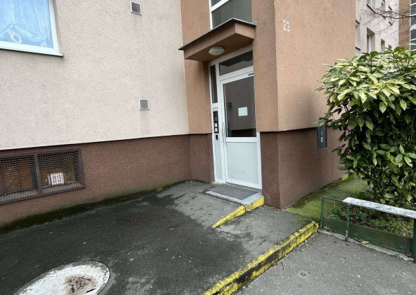 DIAMOND HOME s.r.o , ponúka Vám na predaj 1 izbový byt v  meste Dunajskej Stredy, ulica Nám.SNP