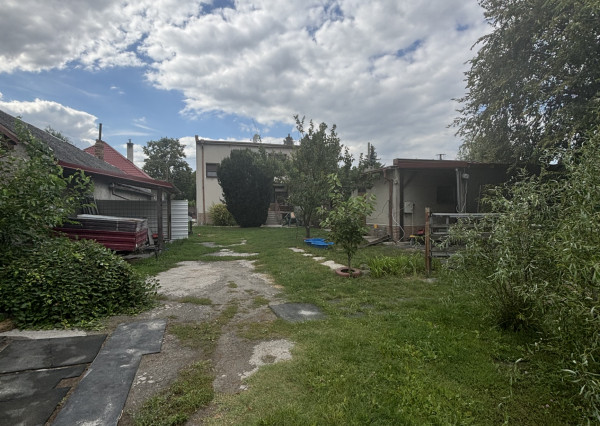 Len u nás! DIAMOND HOME s.r.o. ponúka Vám na predaj poschodový rodinný dom pre viacčlennú rodinu v obci Doľný Štál